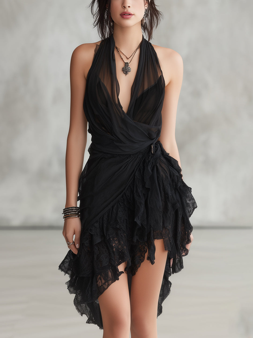 Abito Mini Nero in Pizzo con Scollo all'Americana e Volant – Chiara Rossetti (1)