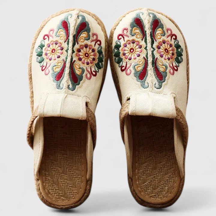 Clarize | Sandali bassi ricamati