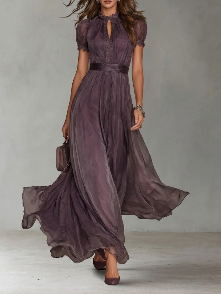 Flavia - Abito lungo in chiffon viola con scollo a goccia e finiture in pizzo