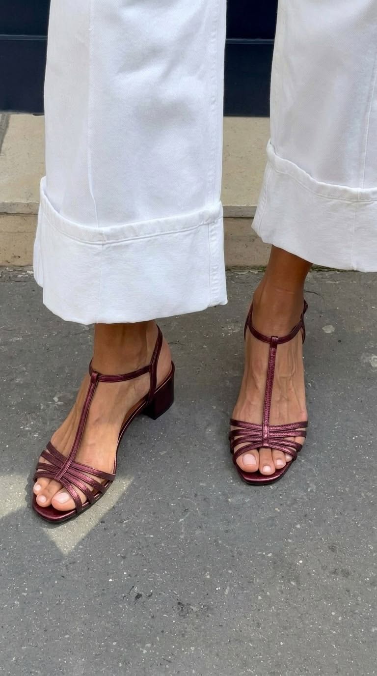 Allegra | Everyday Elegance Sandals in Gold