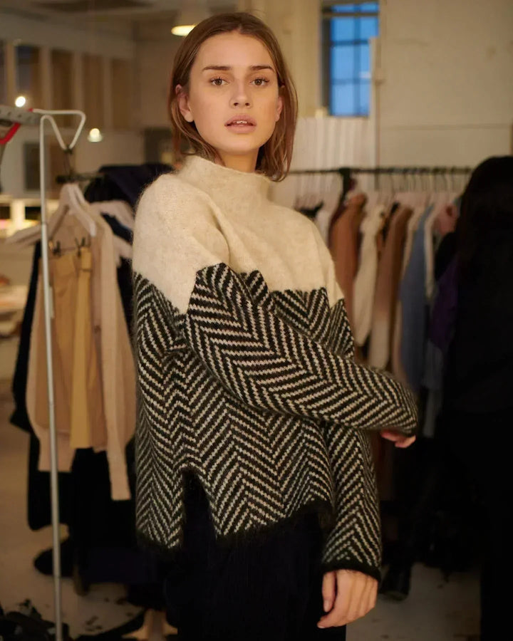 Susan | Maglione dolcevita lussuoso in cashmere — 4