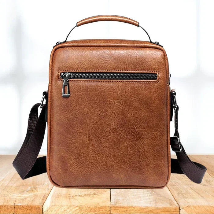 Cynthia™ | Borsa pratica in pelle