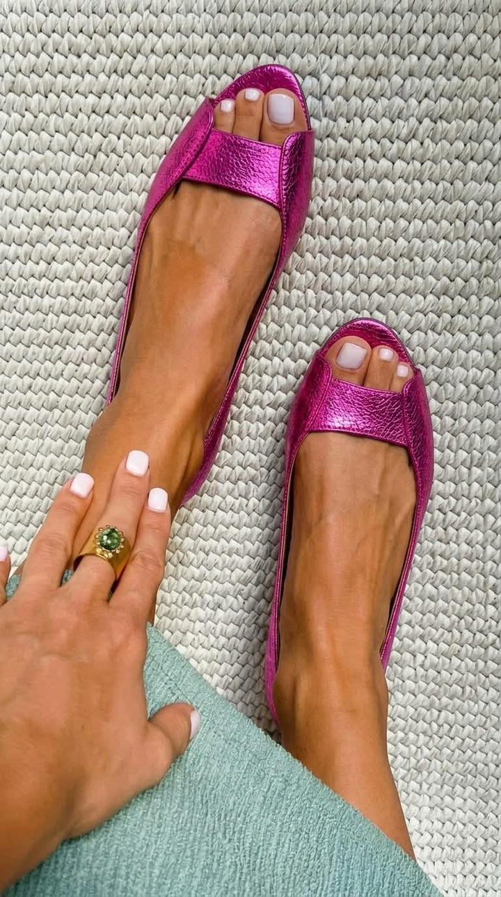 Adelina | Chic Comfort Sandals in Gold