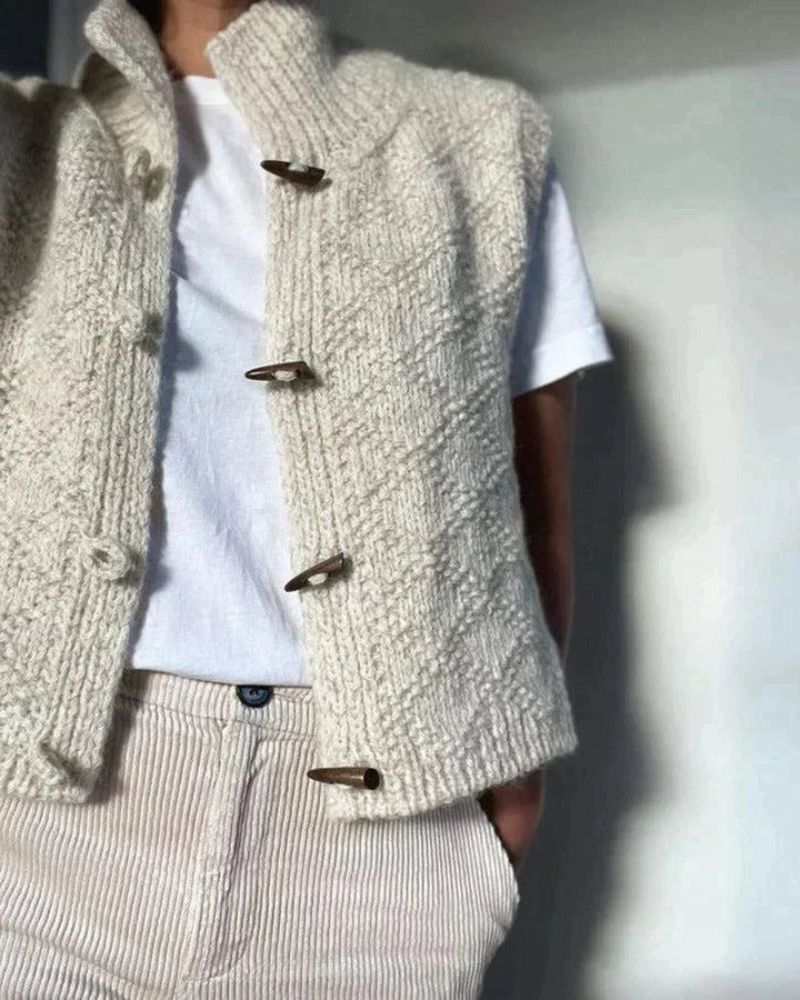INGRID – ACCOGLIENTE CARDIGAN SENZA MANICHE IN MAGLIA — 4