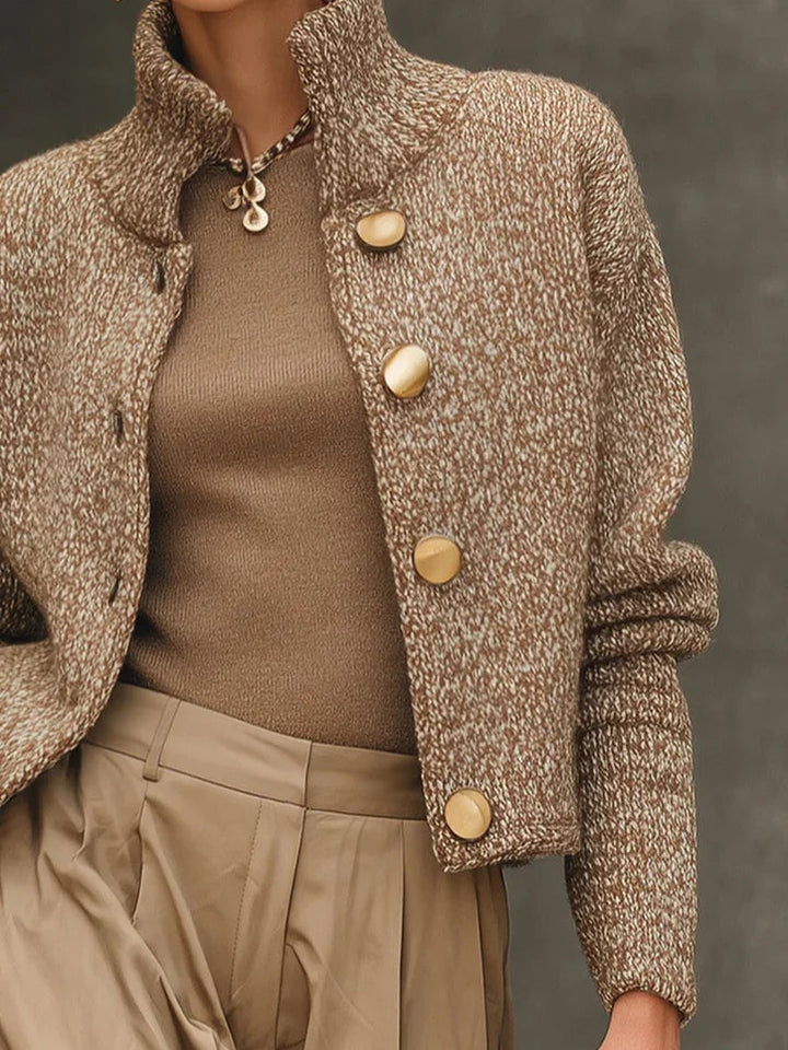 Maglione cardigan abbottonato a collo alto color cammello — 2