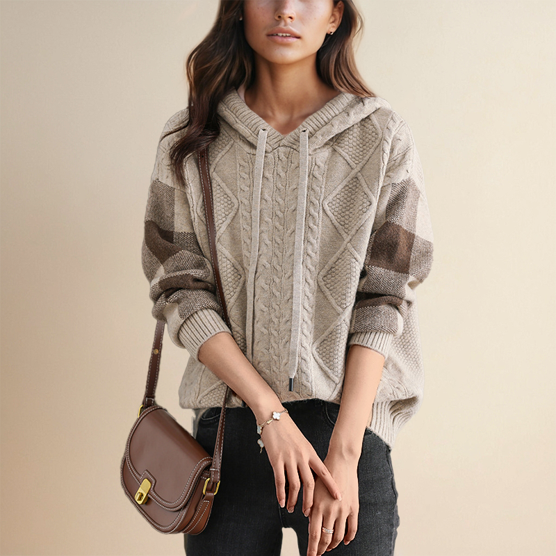 Emily | Maglione con cappuccio lavorato a trecce — 8